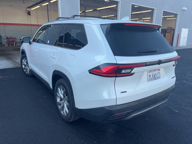 Used 2024 Toyota Grand Highlander Limited image 7