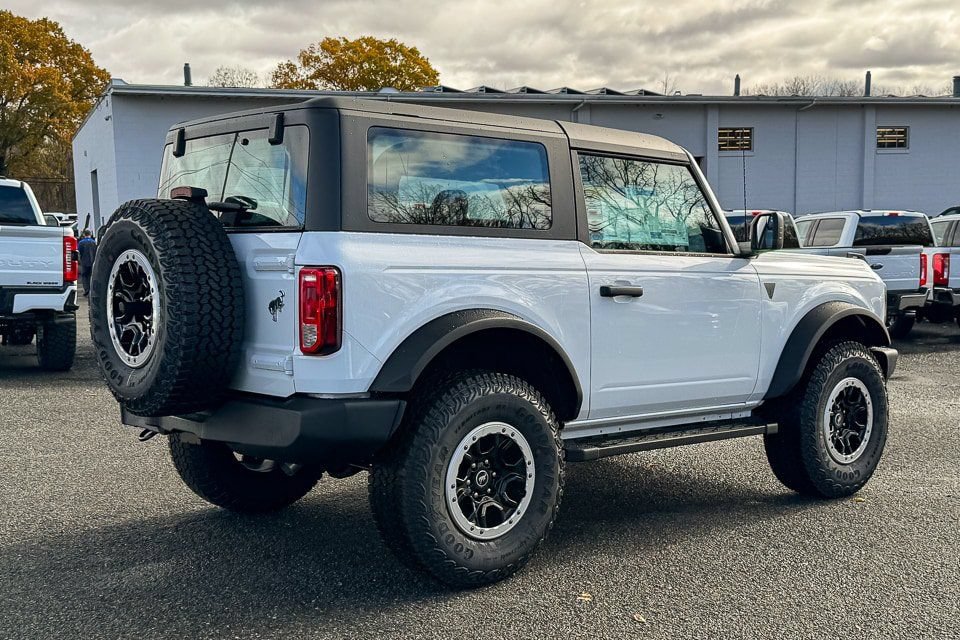 New 2025 Ford Bronco 2-Door w/ Sasquatch Package AWD/4WD image 3