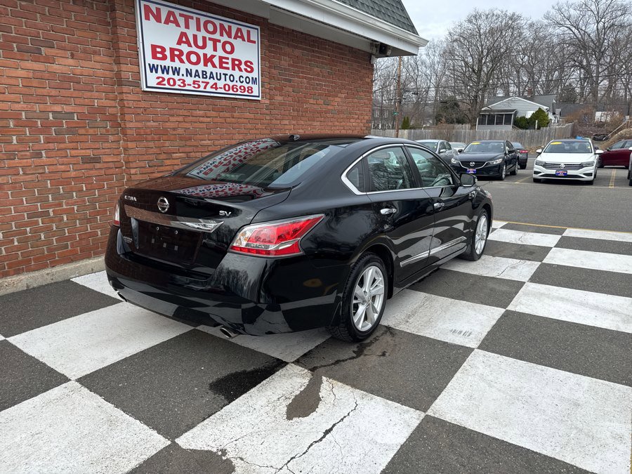 Used 2015 Nissan Altima 2.5 SV w/ Convenience Package FWD image 3