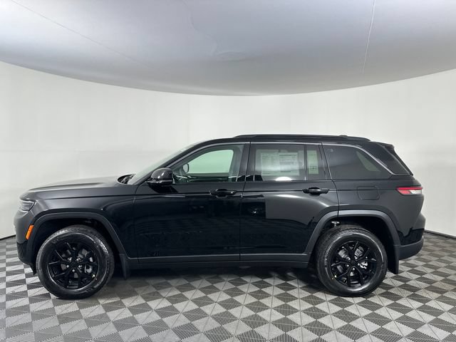 New 2026 Jeep Grand Cherokee Altitude AWD/4WD image 3