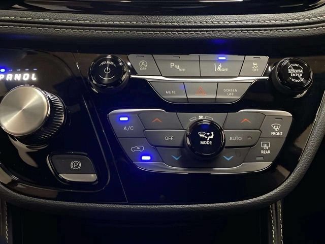Used 2026 Chrysler Pacifica Limited FWD image 56