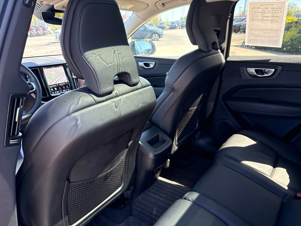 Used 2024 Volvo XC60 B5 Plus AWD/4WD image 30