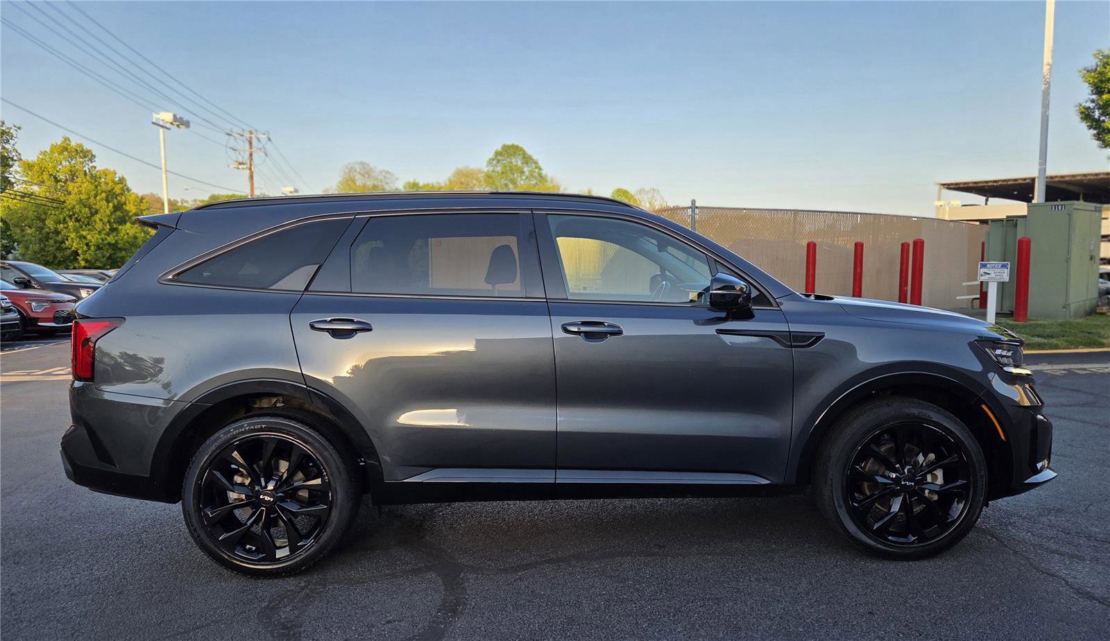 Certified 2023 Kia Sorento SX image 2