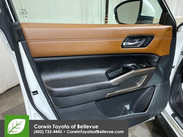 Used 2024 Nissan Pathfinder Platinum image 13