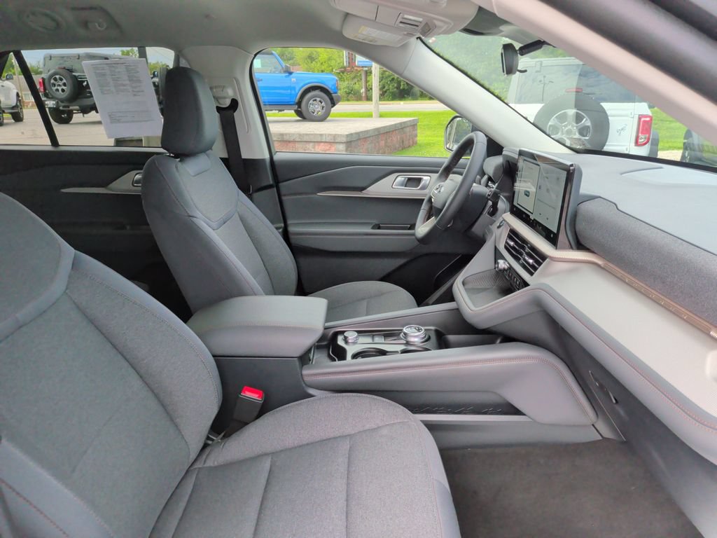 New 2026 Ford Explorer Active AWD/4WD image 9