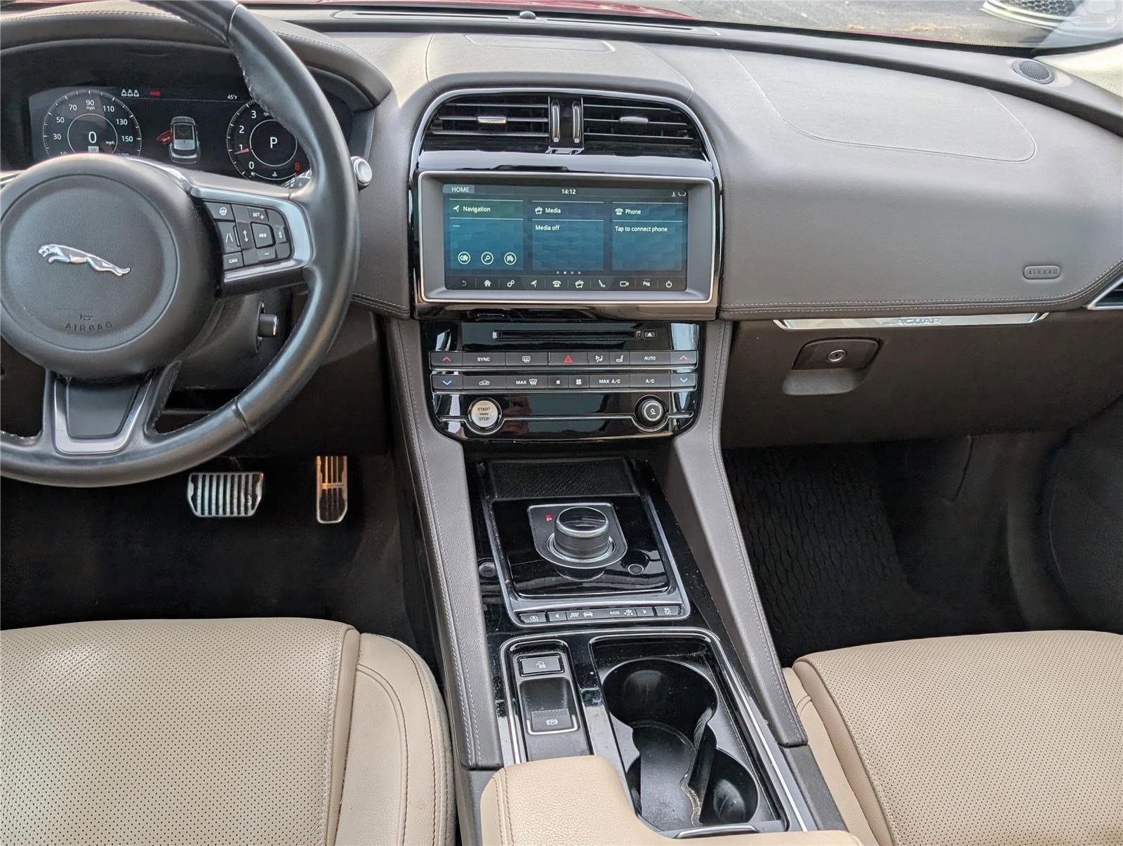 Used 2019 Jaguar F-PACE Prestige image 20