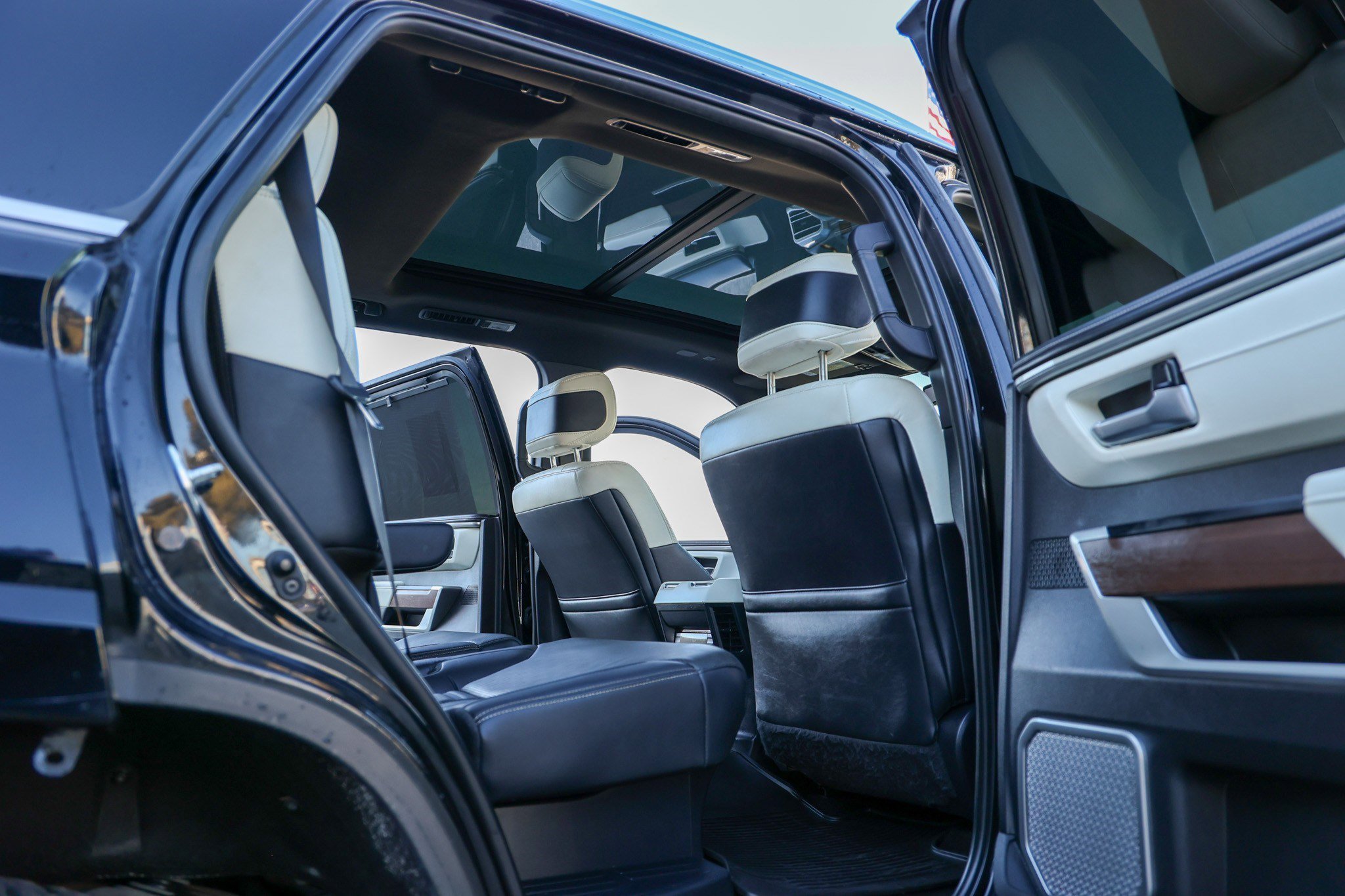 Used 2023 Toyota Sequoia Capstone image 46