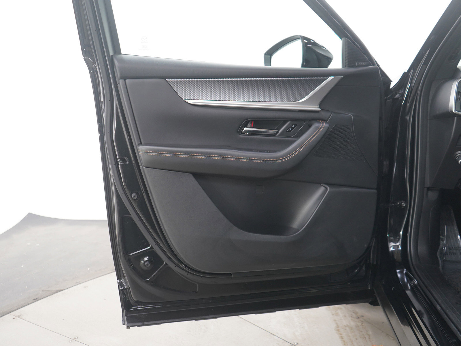 Certified 2025 MAZDA CX-70 3.3 Turbo S w/ Premium Package image 21