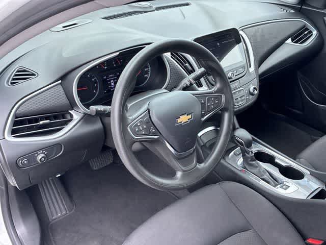 Used 2024 Chevrolet Malibu LT FWD image 2