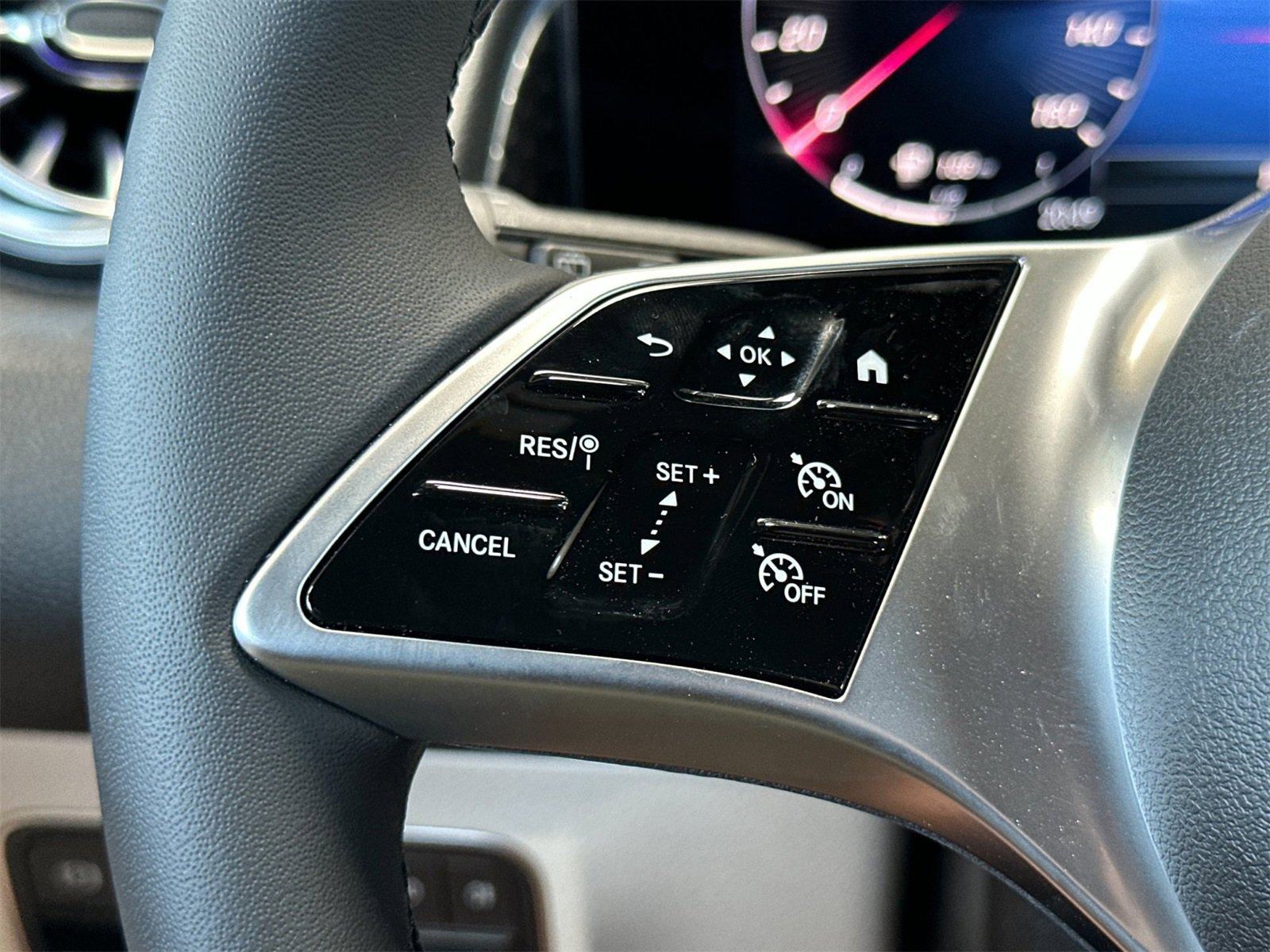 New 2025 Mercedes-Benz GLB 250 4MATIC image 25