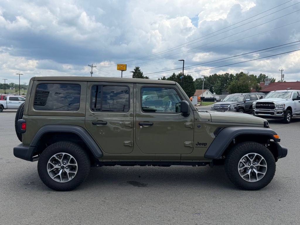 Used 2026 Jeep Wrangler Unlimited Sport AWD/4WD image 2