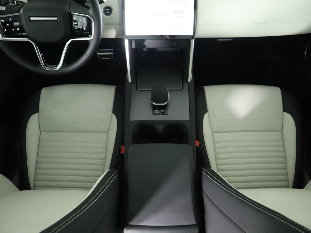 Certified 2025 Land Rover Discovery Sport Dynamic SE AWD/4WD image 18