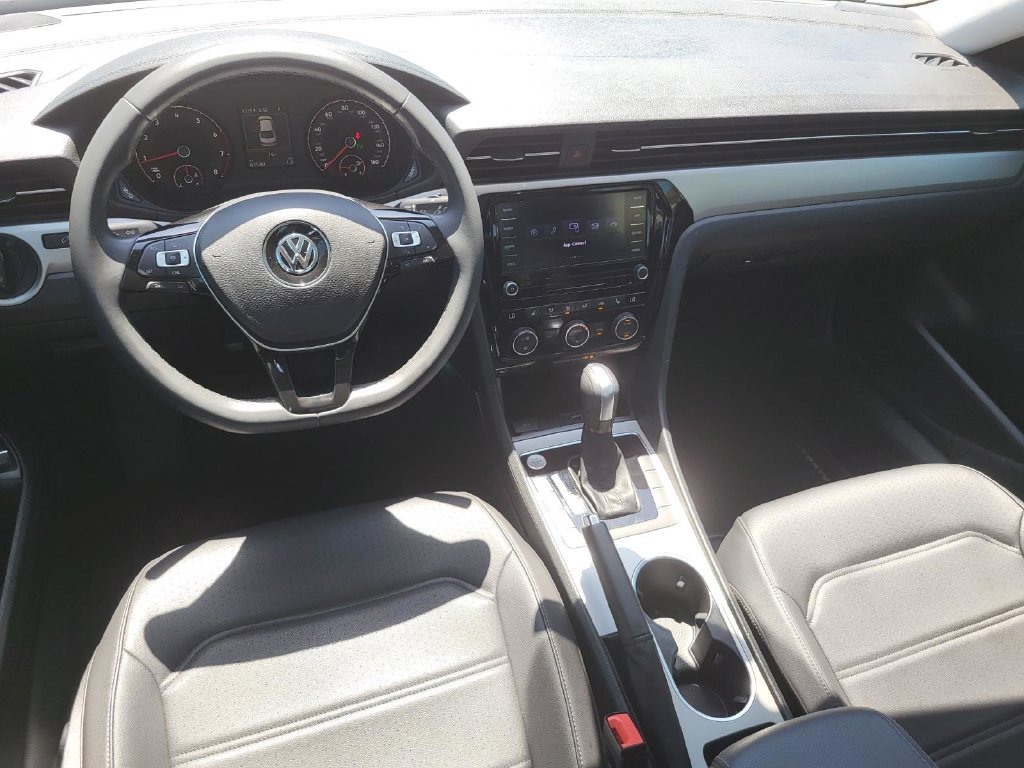 Used 2022 Volkswagen Passat 2.0T SE FWD image 15