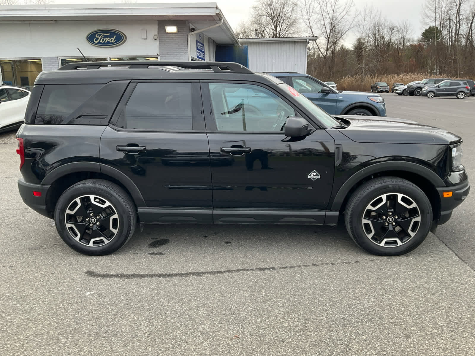 Certified 2022 Ford Bronco Sport Outer Banks w/ Tech Package image 2
