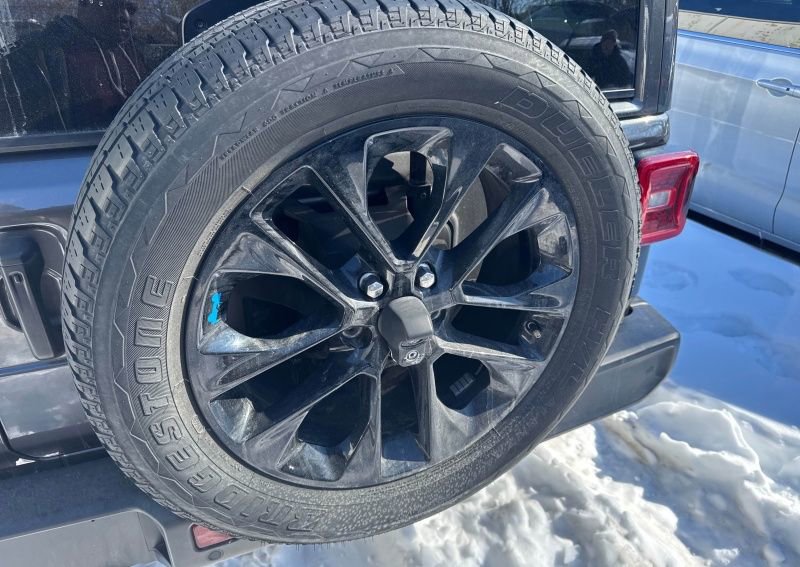 Used 2022 Jeep Wrangler Unlimited Sahara w/ Cold Weather Group image 5