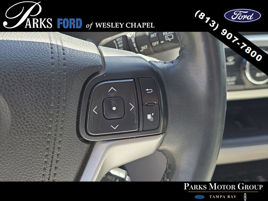 Used 2016 Toyota Highlander XLE AWD/4WD image 32