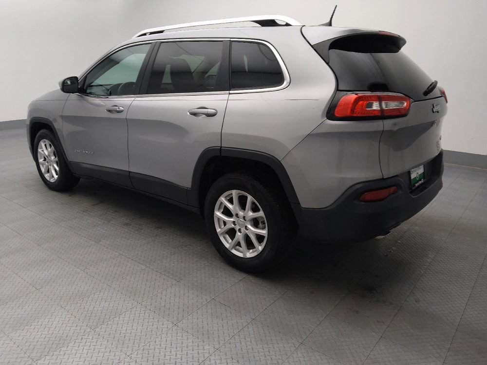 Used 2016 Jeep Cherokee Latitude FWD image 3