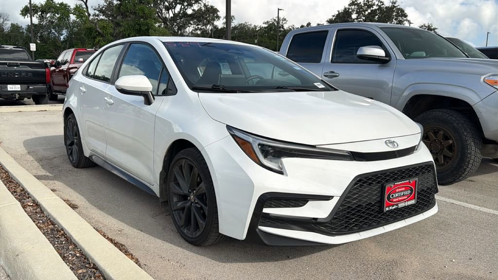 Certified 2025 Toyota Corolla SE w/ SE Premium Package FWD image 3