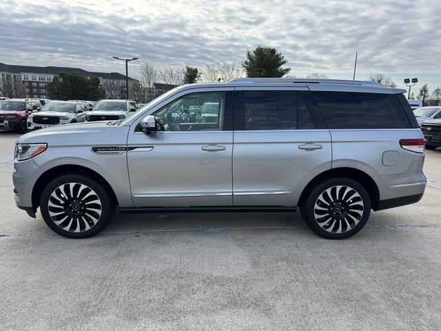 Used 2022 Lincoln Navigator Black Label image 11