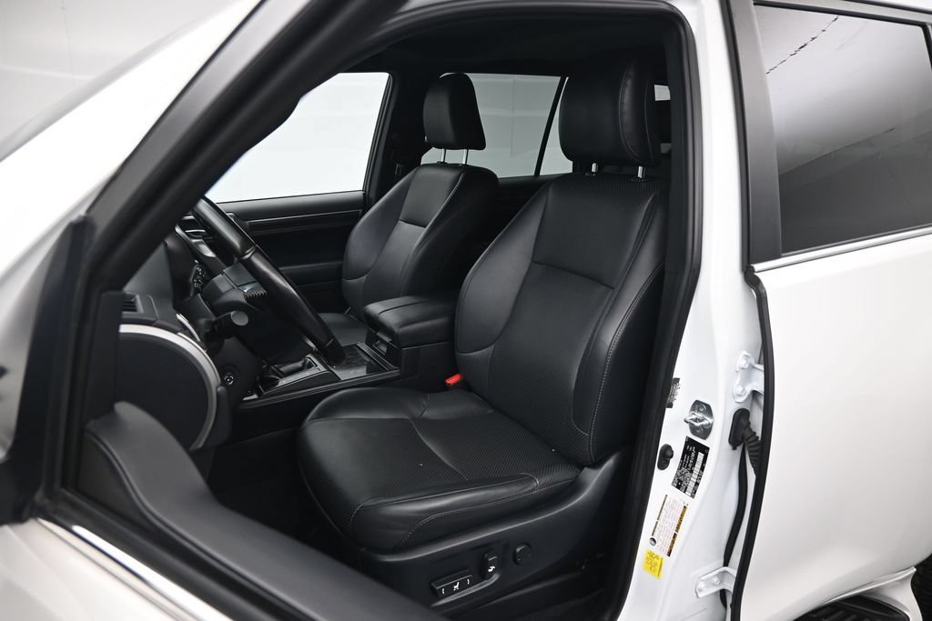 Used 2023 Lexus GX 460 Luxury w/ Sport Design Package AWD/4WD image 9