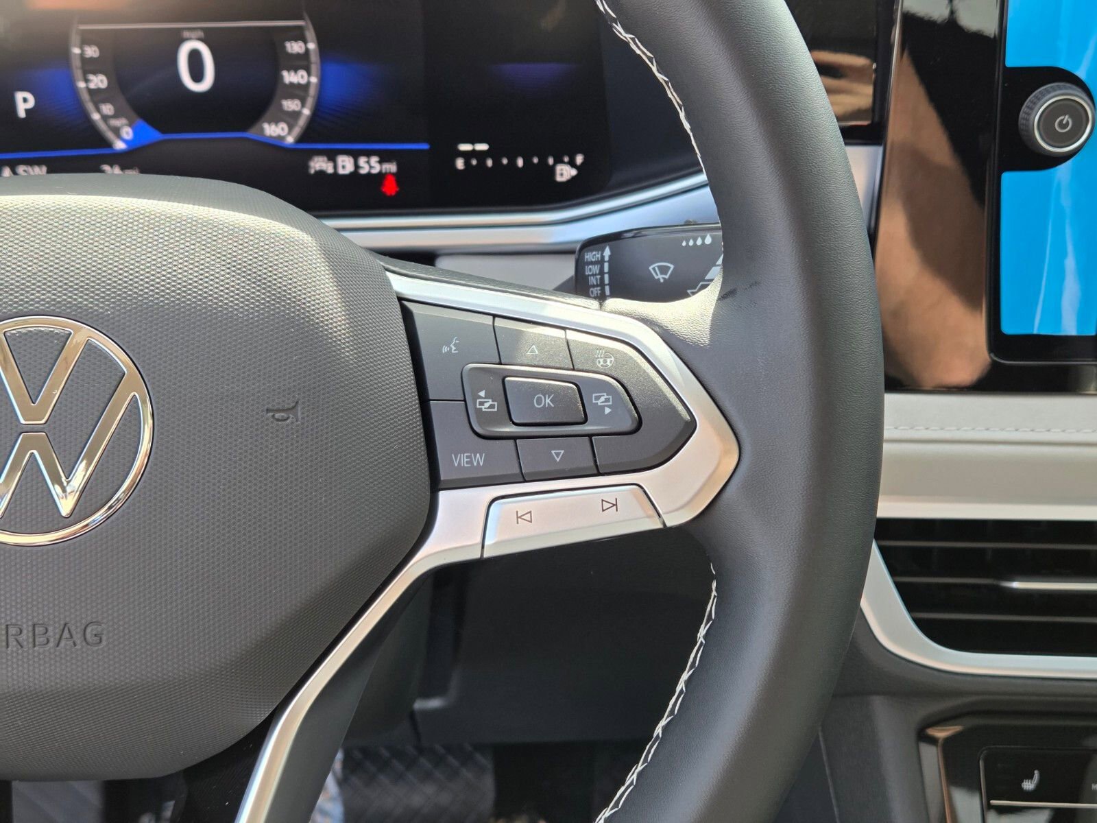 New 2025 Volkswagen Taos SE image 13