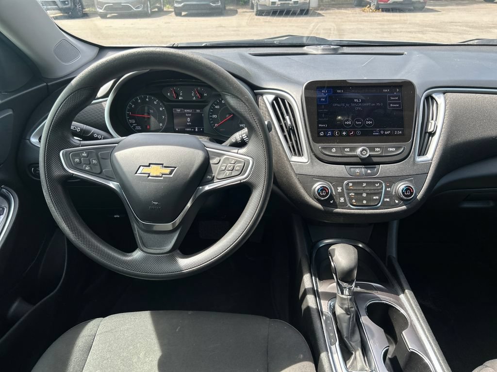 Used 2022 Chevrolet Malibu LT FWD image 16