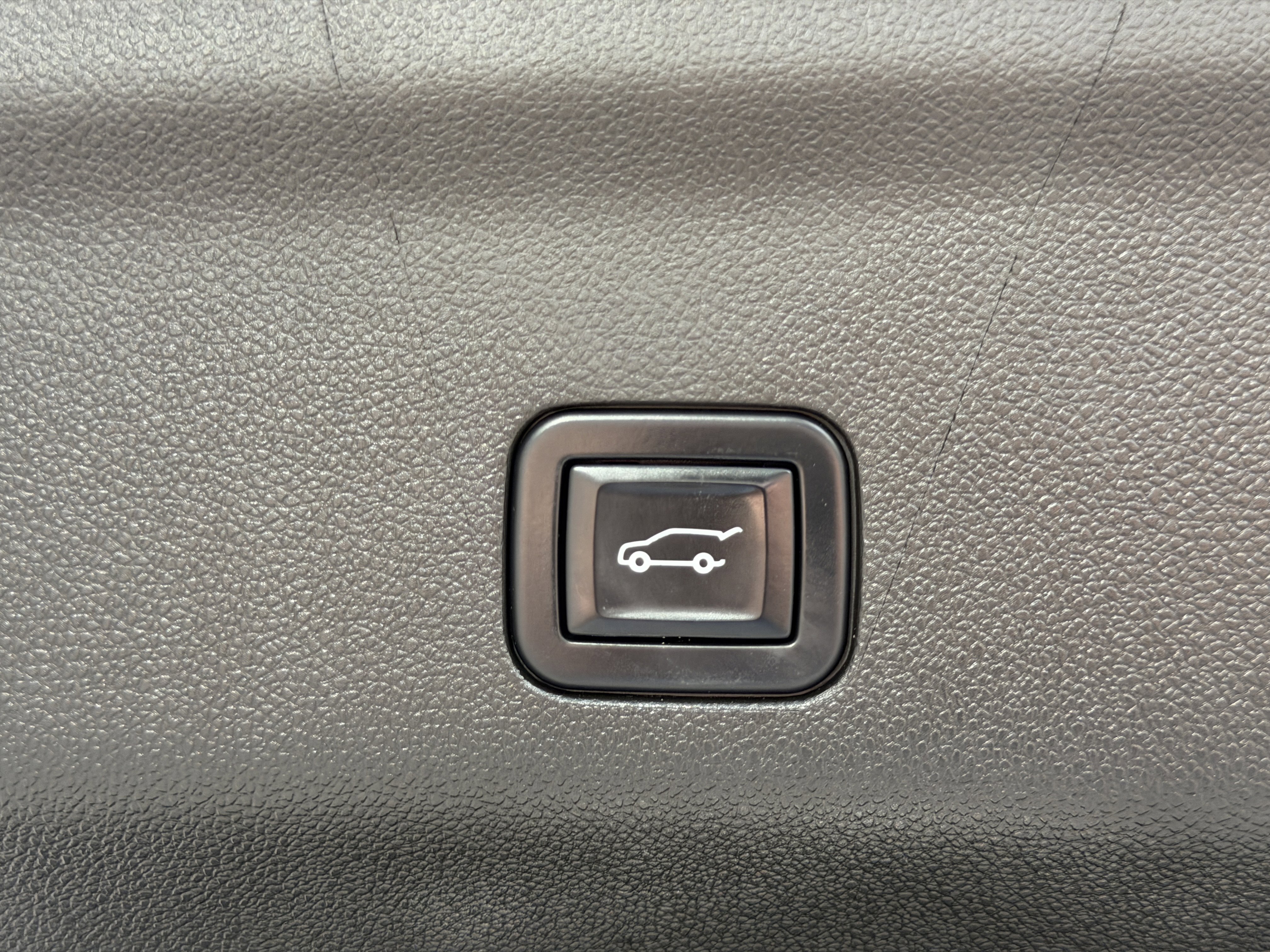 Certified 2023 Cadillac Escalade Premium Luxury Platinum w/ LPO, Radiant Package image 11