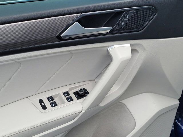 Certified 2023 Volkswagen Tiguan SE w/ Panoramic Sunroof Package FWD image 17