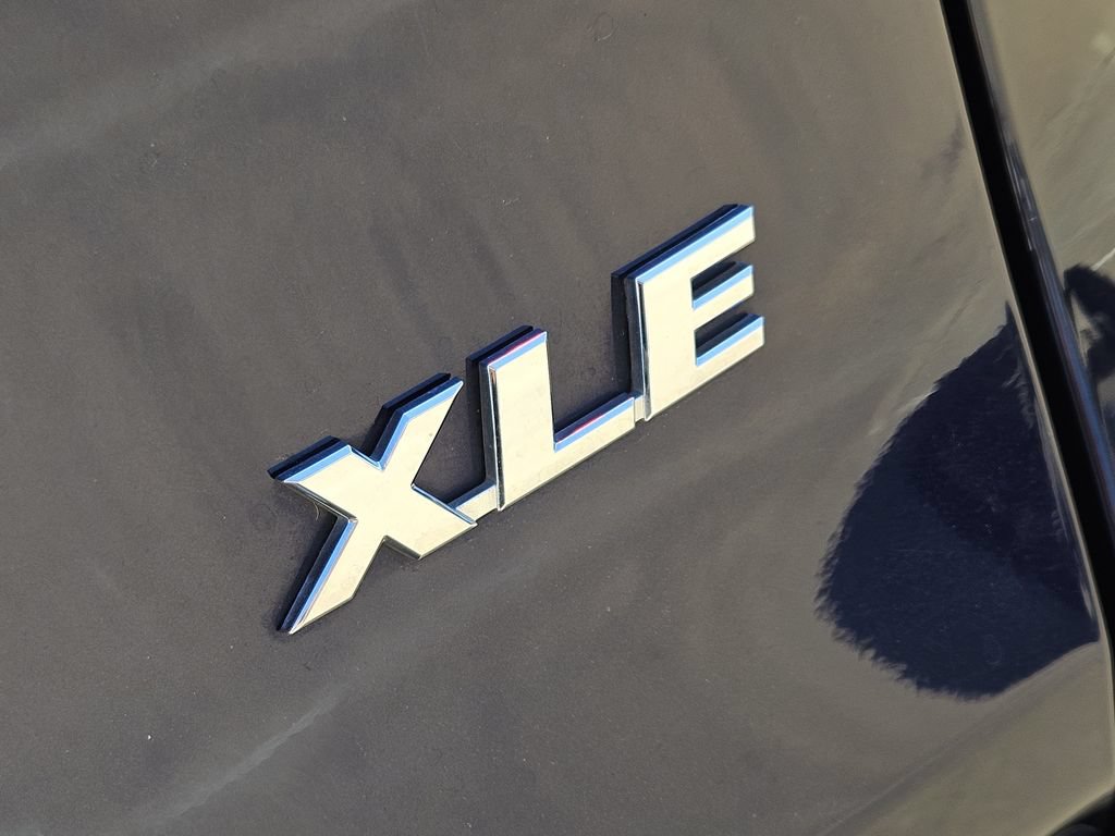 Used 2023 Toyota RAV4 XLE FWD image 12