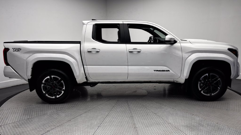 Certified 2026 Toyota Tacoma TRD Sport AWD/4WD image 38