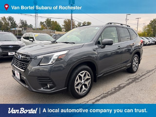 Used 2024 Subaru Forester Premium AWD/4WD image 1