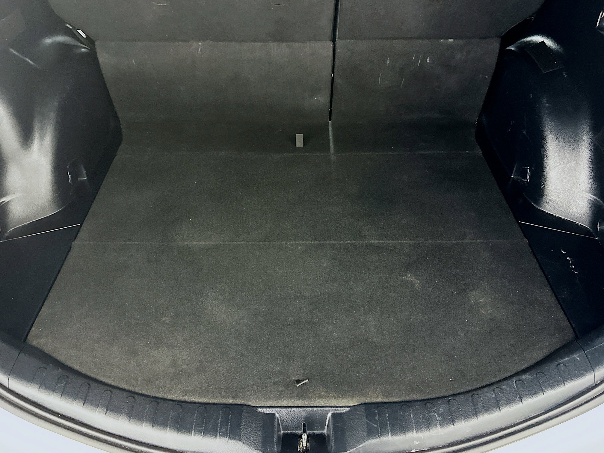 Used 2018 Toyota RAV4 LE FWD image 30