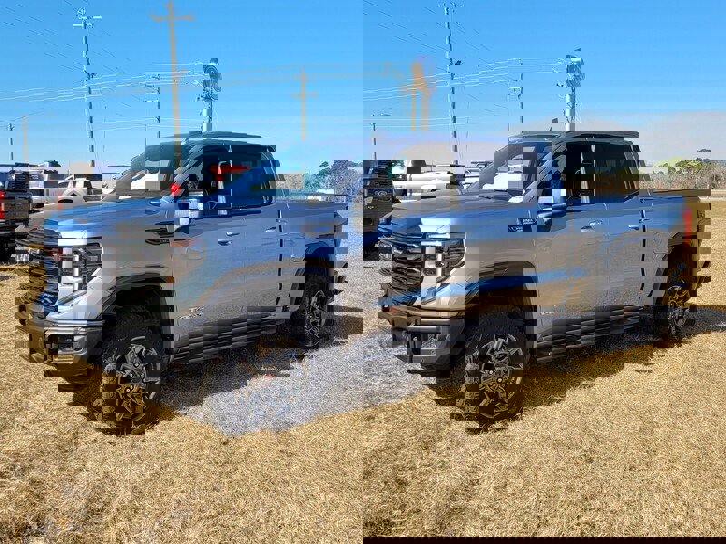 Used 2024 GMC Sierra 1500 AT4X image 3