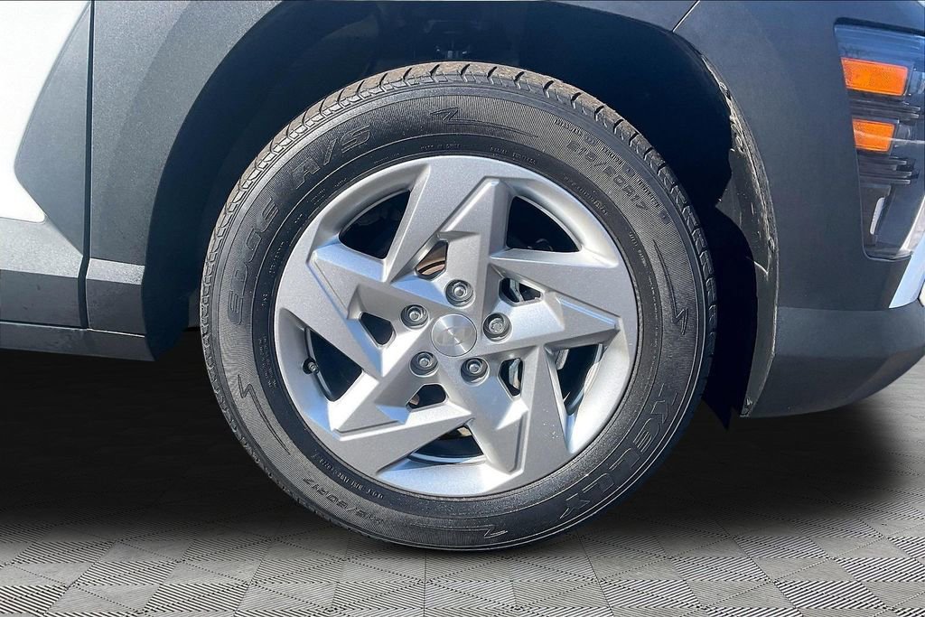 Used 2024 Hyundai Kona SE FWD image 33