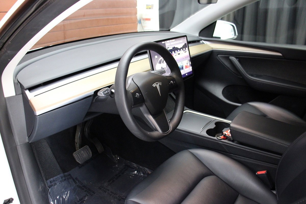 Used 2023 Tesla Model Y Long Range image 26