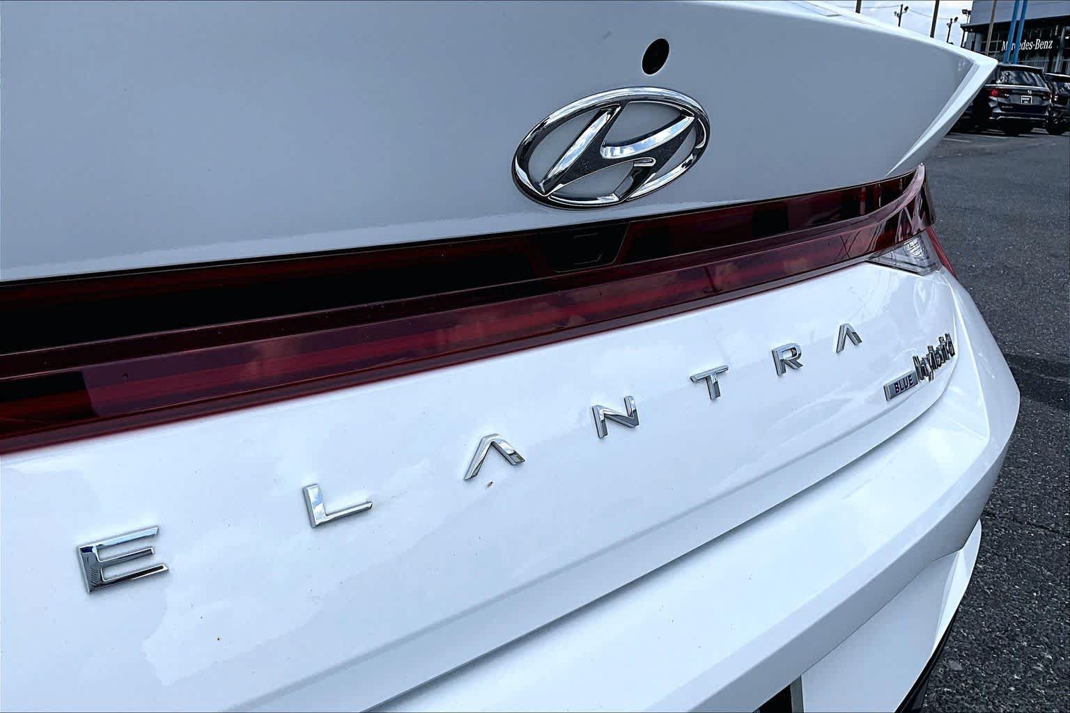 Used 2022 Hyundai Elantra Blue FWD image 31