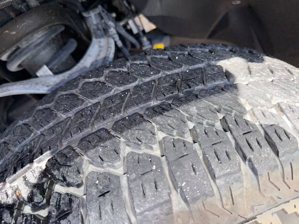 Used 2025 GMC Sierra 1500 AT4 w/ AT4 Premium Package image 32