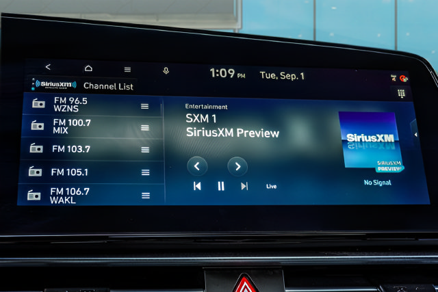Used 2025 Hyundai Elantra Limited FWD image 29