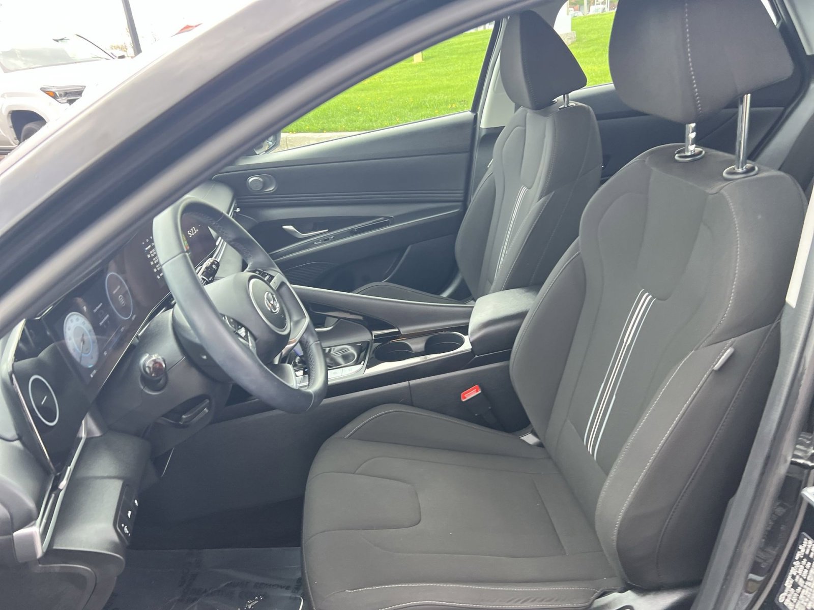 Used 2023 Hyundai Elantra SEL w/ Convenience Package image 13