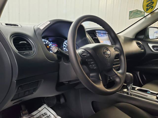 Used 2019 Nissan Pathfinder S AWD/4WD image 15