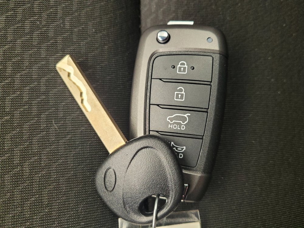 Used 2018 Hyundai Elantra GT FWD image 32