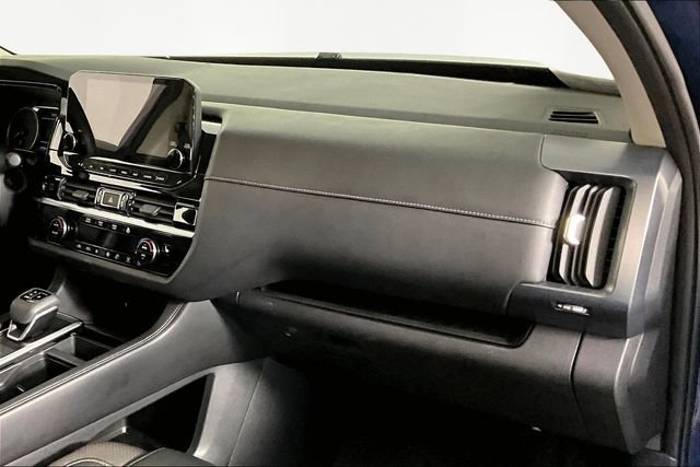 Used 2025 Nissan Pathfinder SL image 25