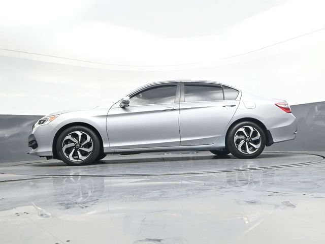 Used 2017 Honda Accord EX image 34
