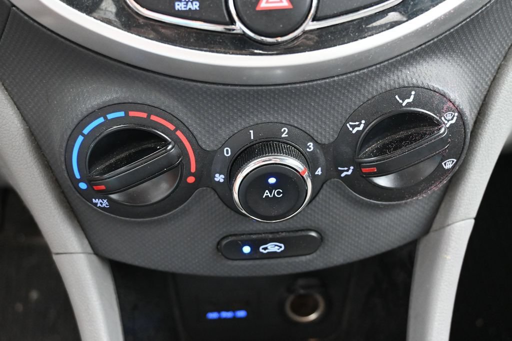 Used 2013 Hyundai Accent GLS w/ Premium Pkg FWD image 20