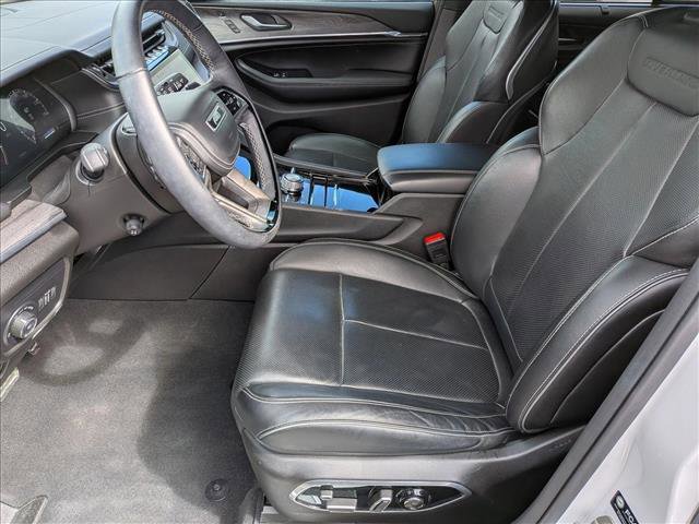 Used 2023 Jeep Grand Cherokee Overland w/ Adv Protech Group III image 17