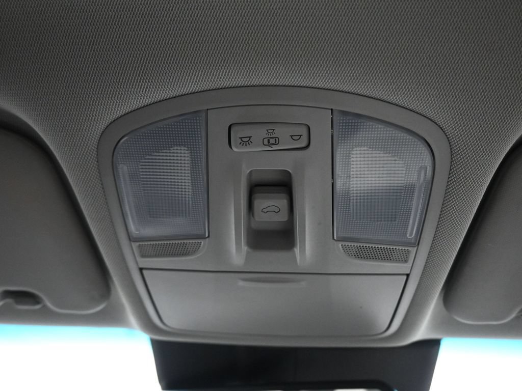 Used 2023 Hyundai Kona Limited w/ Cargo Package FWD image 27