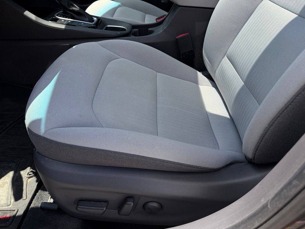 Used 2022 Hyundai Ioniq SEL FWD image 31