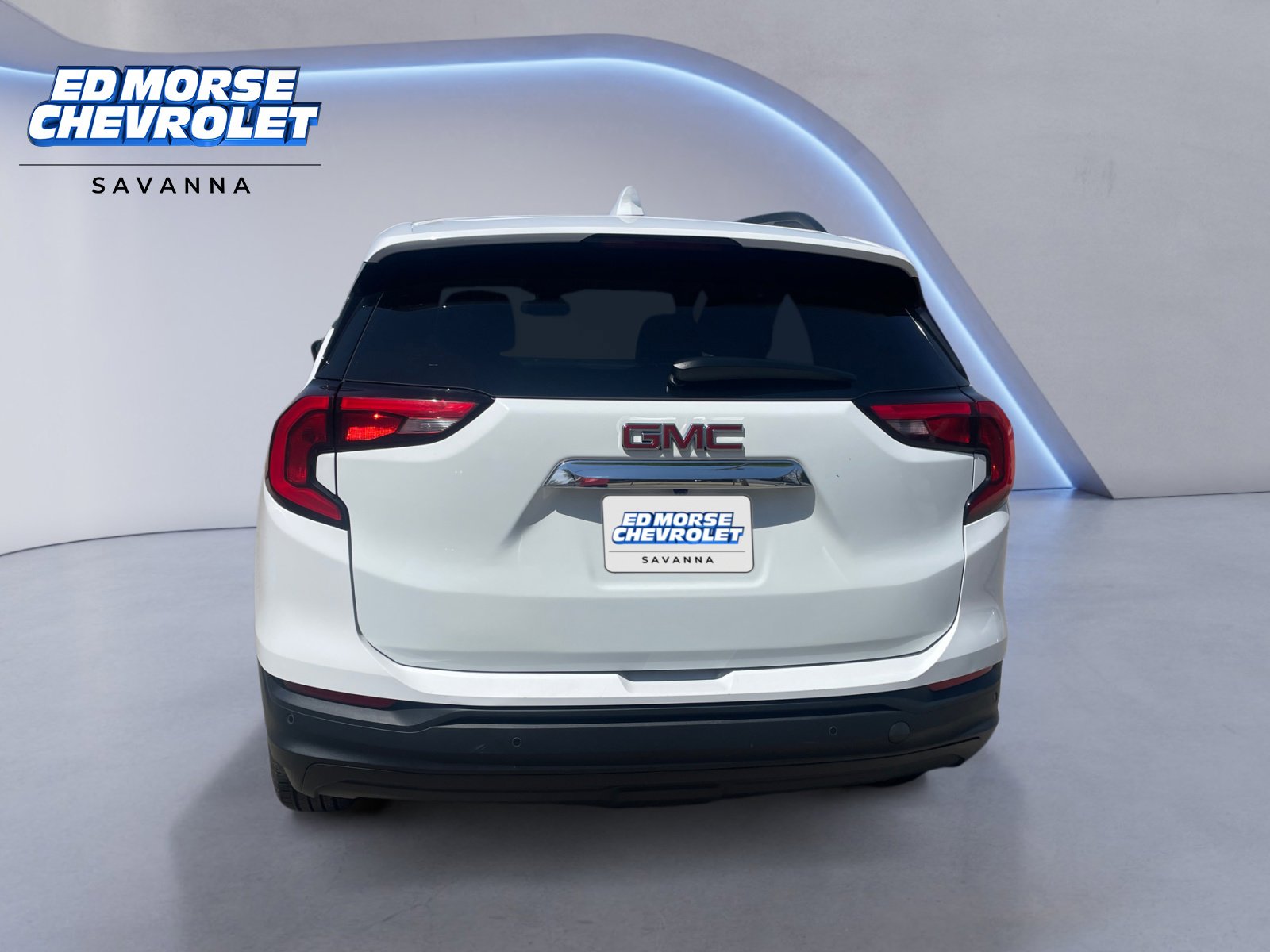Used 2021 GMC Terrain SLE w/ Driver Convenience Package FWD image 4