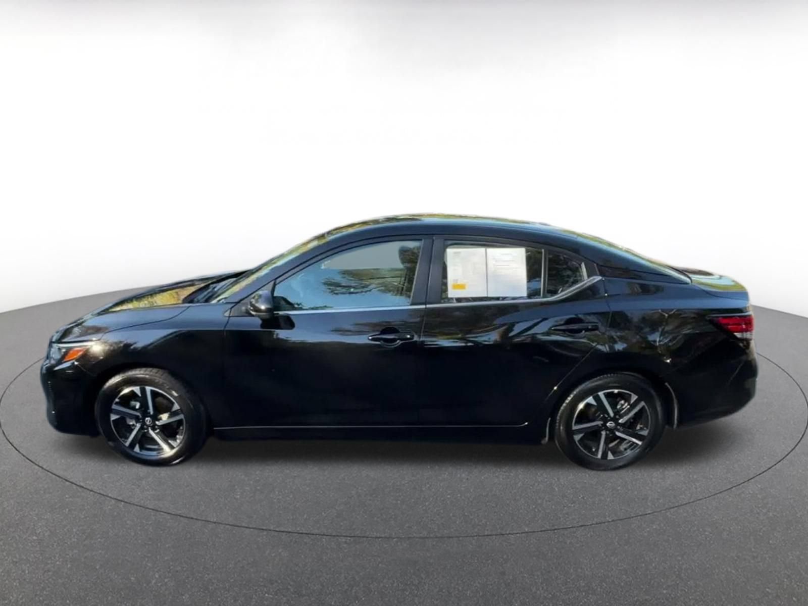 Used 2025 Nissan Sentra SV FWD image 8