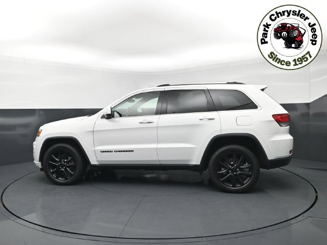 Used 2021 Jeep Grand Cherokee Laredo AWD/4WD image 3